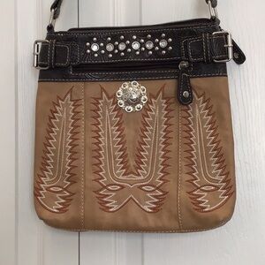 % Western-style bejeweled shoulder bag